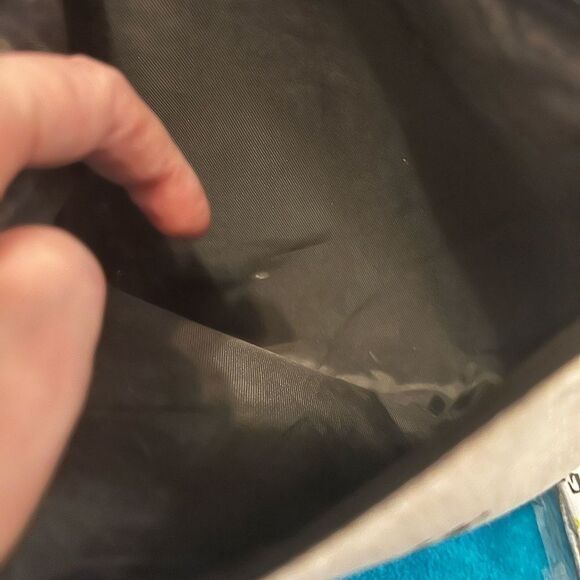 Schitt’s Creek xl shirt socks and makeup bag bundle of 3 items white green nwt - Picture 4 of 7